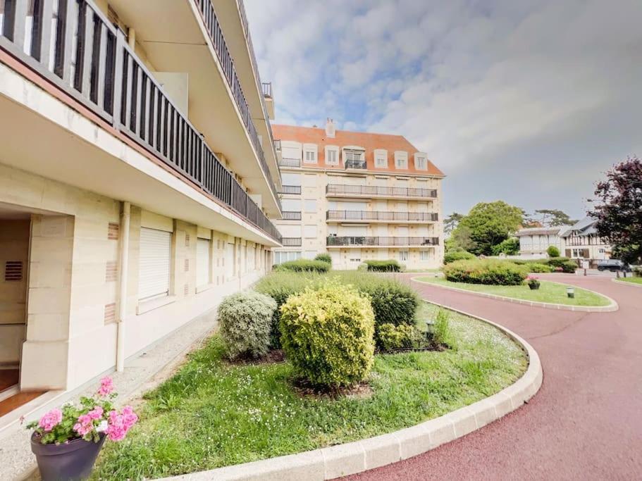 Deauville Triangle D'Or Proche Mer & Casino Aux Clefs Des Sacres Exterior photo